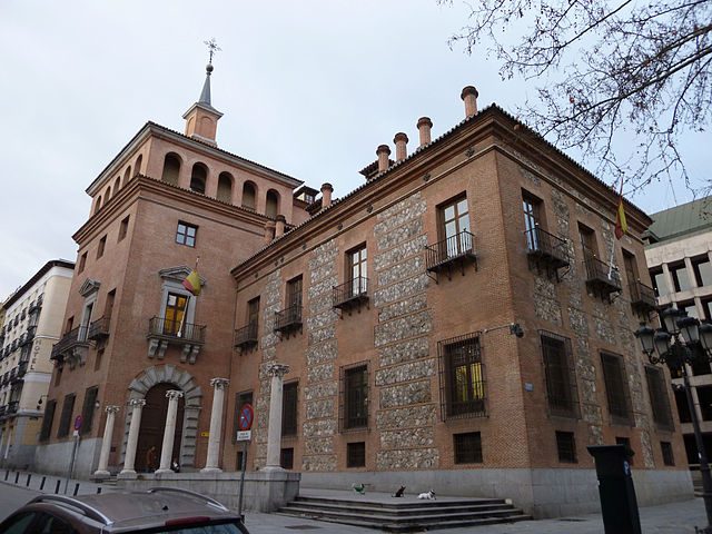 Casa de las 7 Chimeneas Madrid e1698838104636