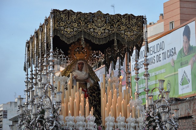 Pasos pendant la semana santa en espagne