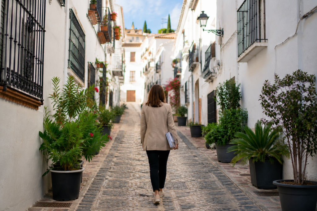 Gestor en Espagne : une professionnelle en déplacement pour un rendez-vous administratif