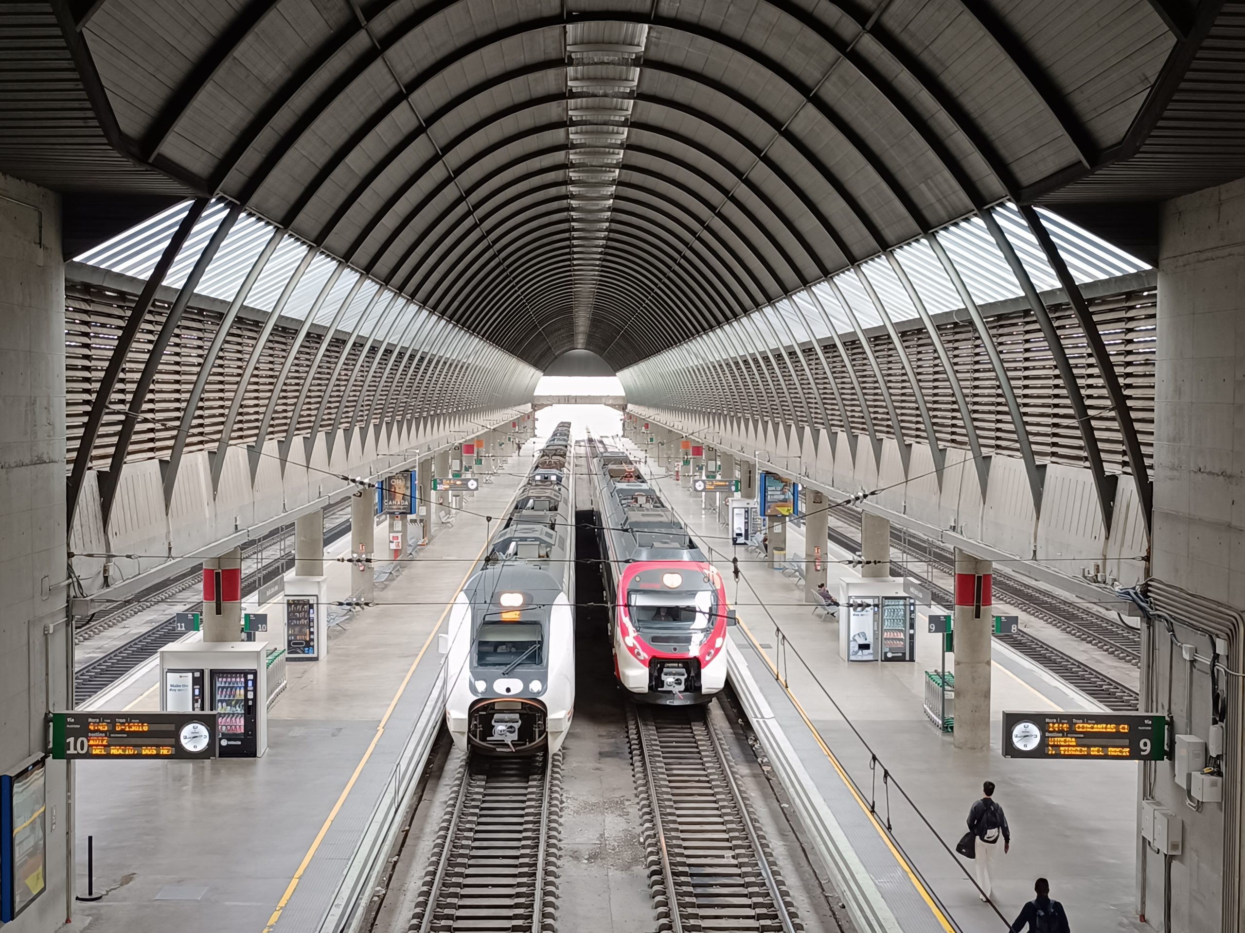 Voyager en train en Espagne : le guide essentiel pour les Français expatriés 3 pexels explora andalucia 2162577091 38978619 scaled